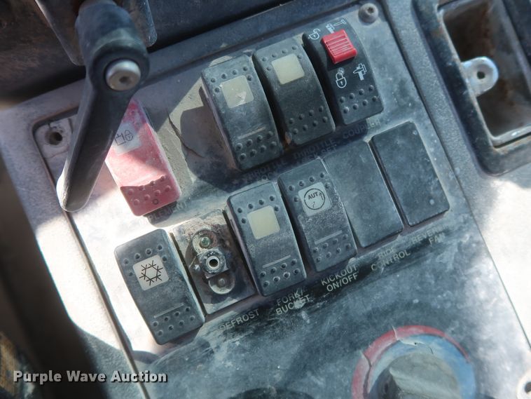 image for item DJ2253 2003 Caterpillar 924G  wheel loader