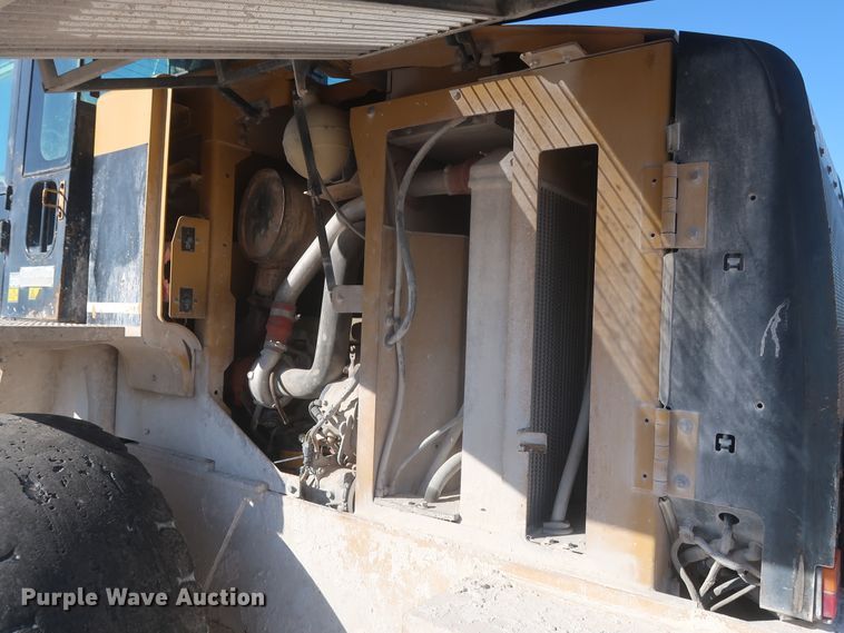 image for item DJ2253 2003 Caterpillar 924G  wheel loader