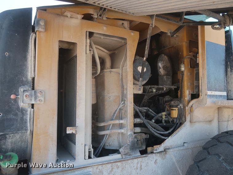 image for item DJ2253 2003 Caterpillar 924G  wheel loader