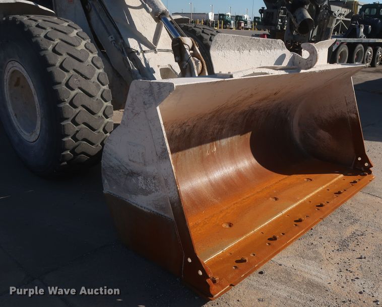 image for item DJ2253 2003 Caterpillar 924G  wheel loader