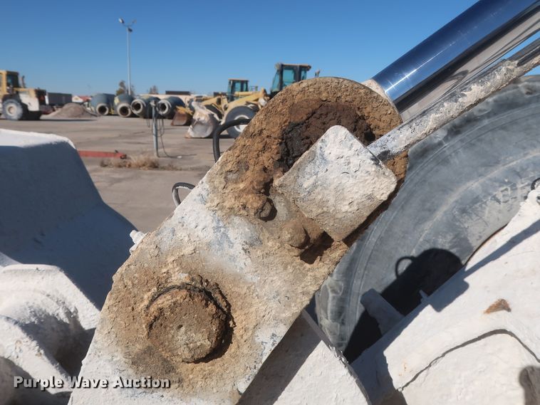 image for item DJ2253 2003 Caterpillar 924G  wheel loader