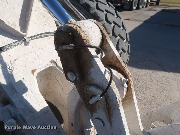 image for item DJ2253 2003 Caterpillar 924G  wheel loader