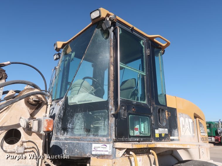 image for item DJ2253 2003 Caterpillar 924G  wheel loader