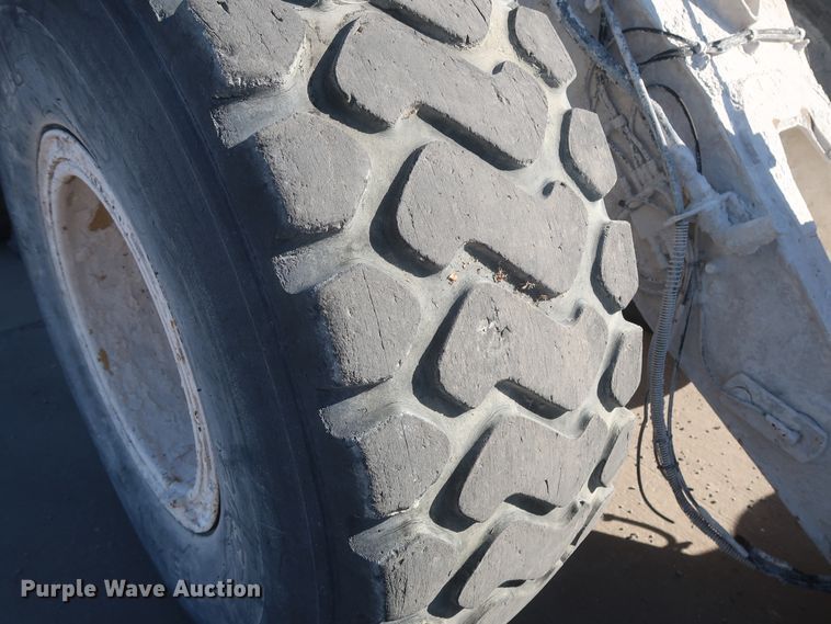 image for item DJ2253 2003 Caterpillar 924G  wheel loader