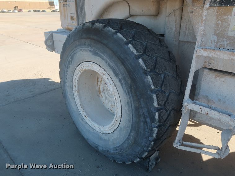 image for item DJ2253 2003 Caterpillar 924G  wheel loader