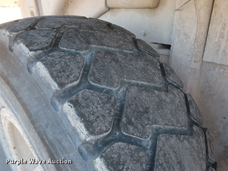 image for item DJ2253 2003 Caterpillar 924G  wheel loader