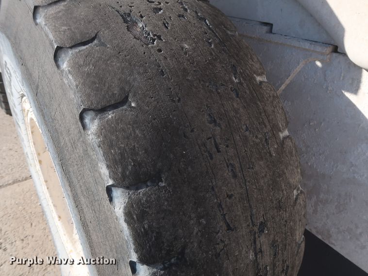 image for item DJ2253 2003 Caterpillar 924G  wheel loader