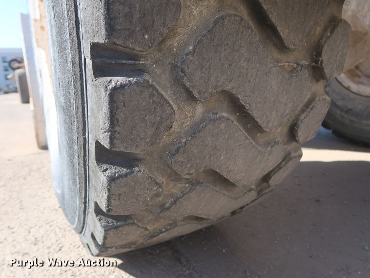 image for item DJ2253 2003 Caterpillar 924G  wheel loader