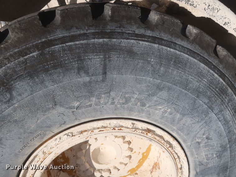 image for item DJ2253 2003 Caterpillar 924G  wheel loader