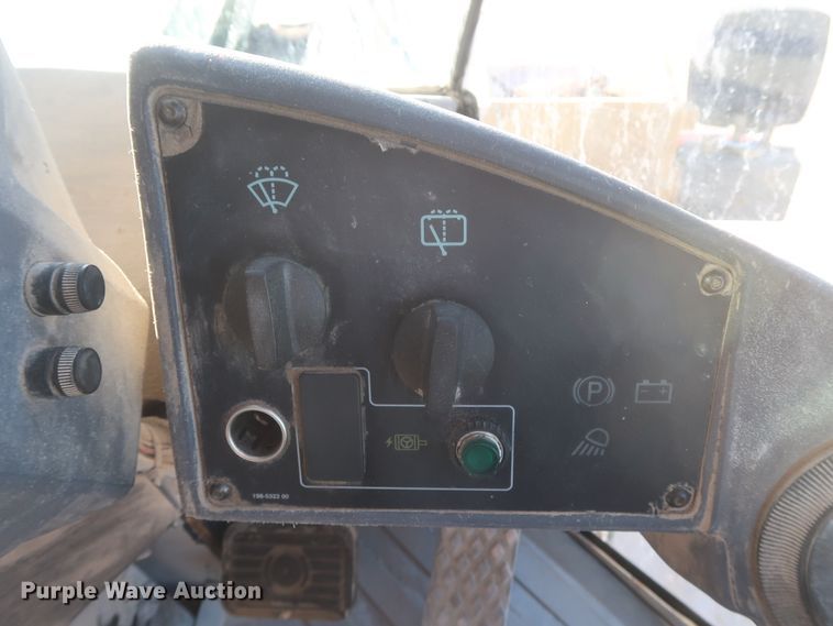 image for item DJ2254 2002 Caterpillar 938G  wheel loader