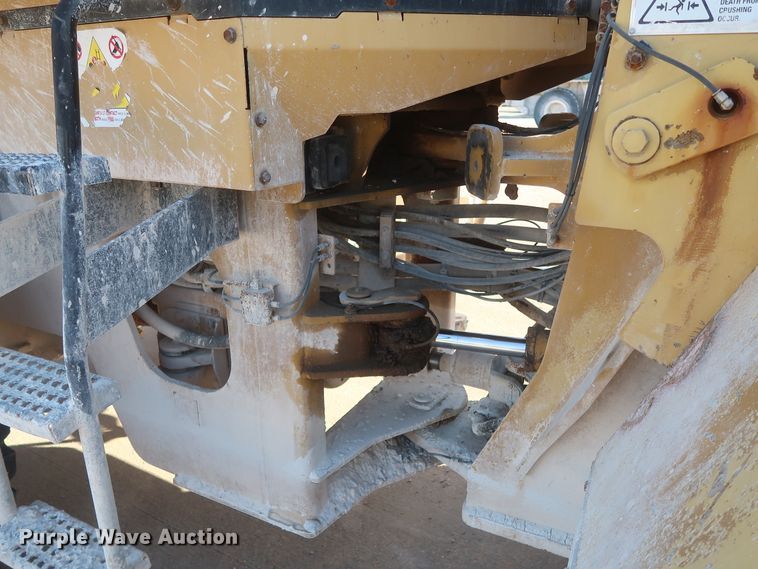 image for item DJ2254 2002 Caterpillar 938G  wheel loader