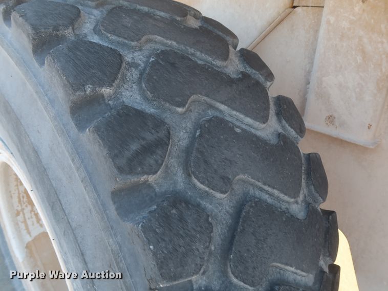 image for item DJ2254 2002 Caterpillar 938G  wheel loader