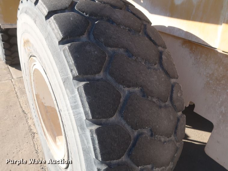 image for item DJ2254 2002 Caterpillar 938G  wheel loader