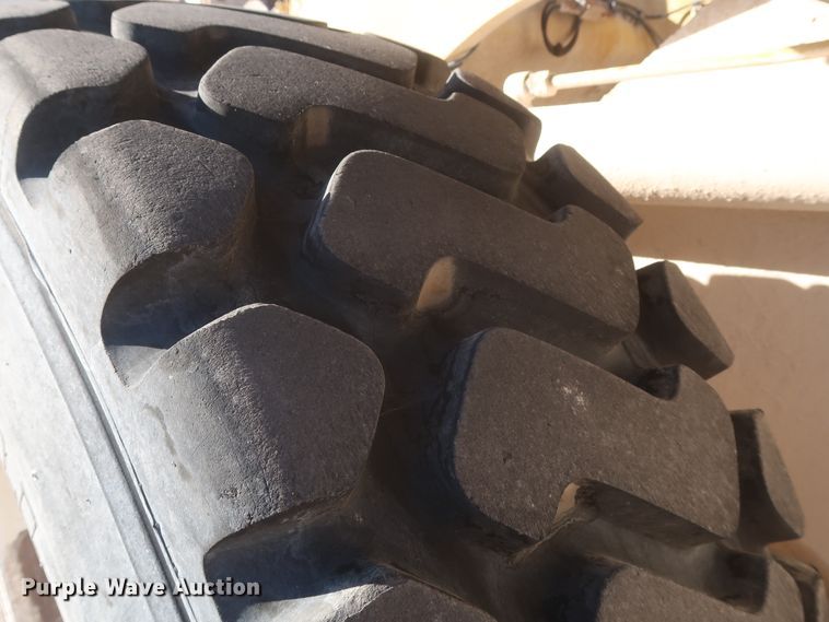 image for item DJ2254 2002 Caterpillar 938G  wheel loader