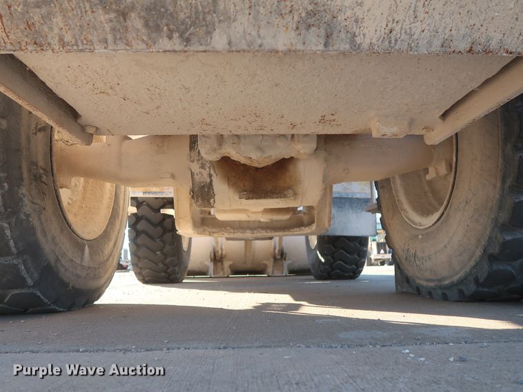 image for item DJ2254 2002 Caterpillar 938G  wheel loader