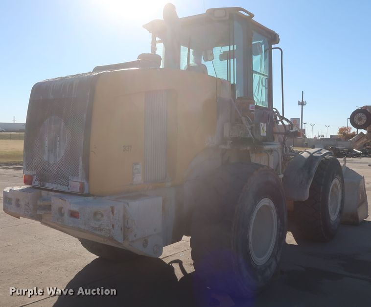 image for item DJ2255 2004 Caterpillar 924G  wheel loader
