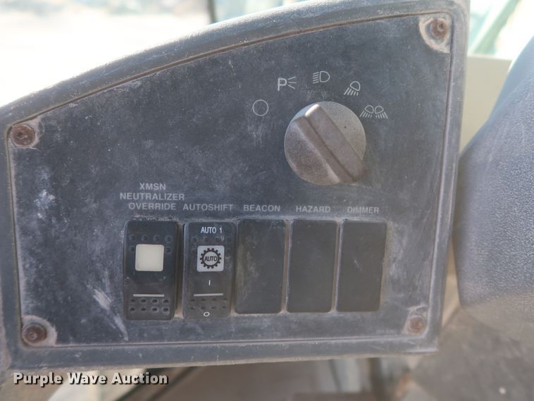 image for item DJ2255 2004 Caterpillar 924G  wheel loader