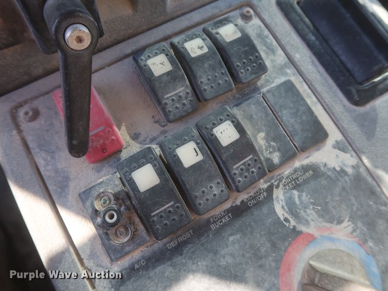 image for item DJ2255 2004 Caterpillar 924G  wheel loader