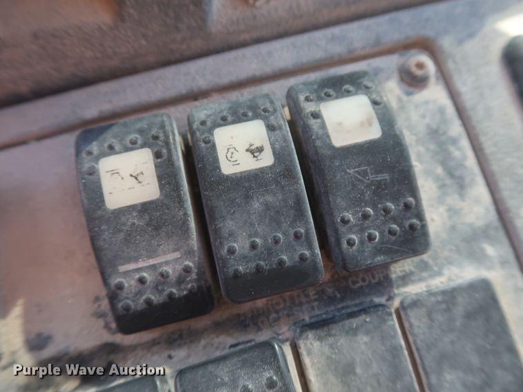 image for item DJ2255 2004 Caterpillar 924G  wheel loader