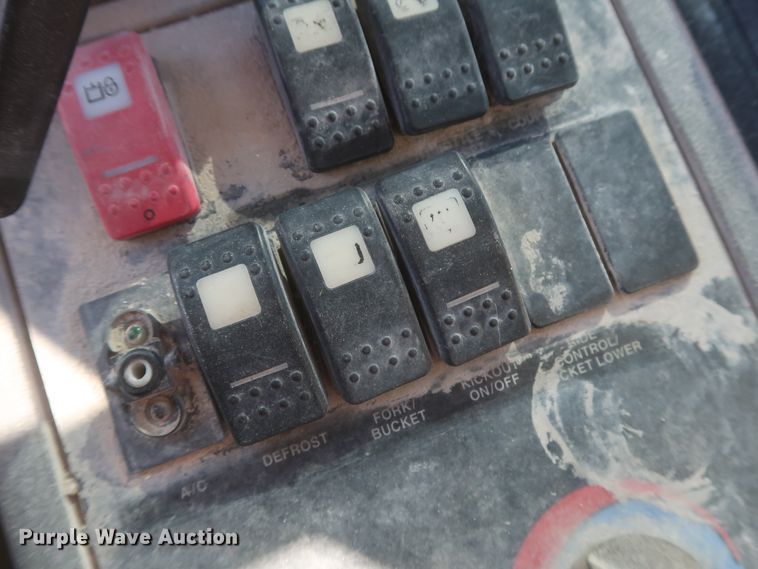 image for item DJ2255 2004 Caterpillar 924G  wheel loader