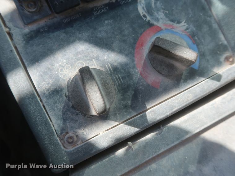 image for item DJ2255 2004 Caterpillar 924G  wheel loader