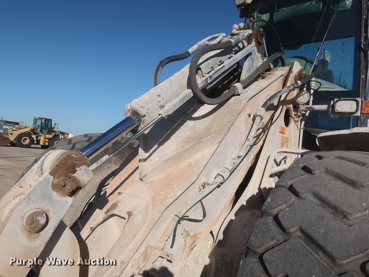 image for item DJ2255 2004 Caterpillar 924G  wheel loader