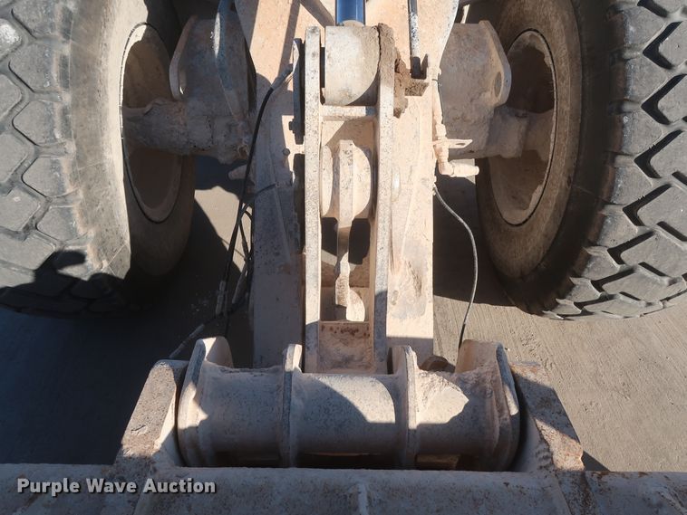 image for item DJ2255 2004 Caterpillar 924G  wheel loader