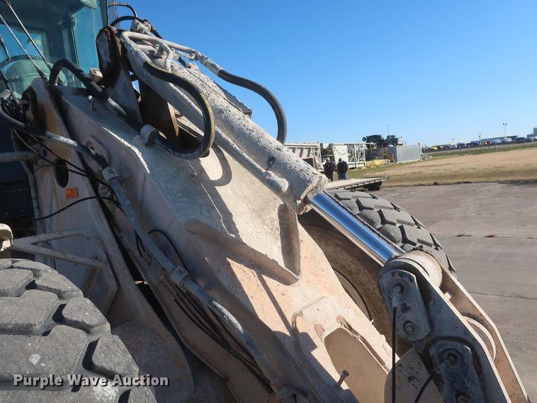 image for item DJ2255 2004 Caterpillar 924G  wheel loader