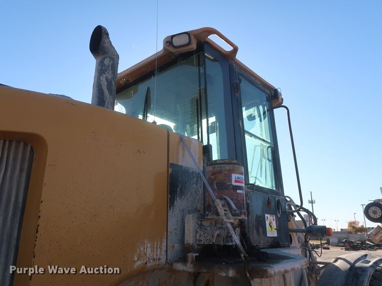 image for item DJ2255 2004 Caterpillar 924G  wheel loader