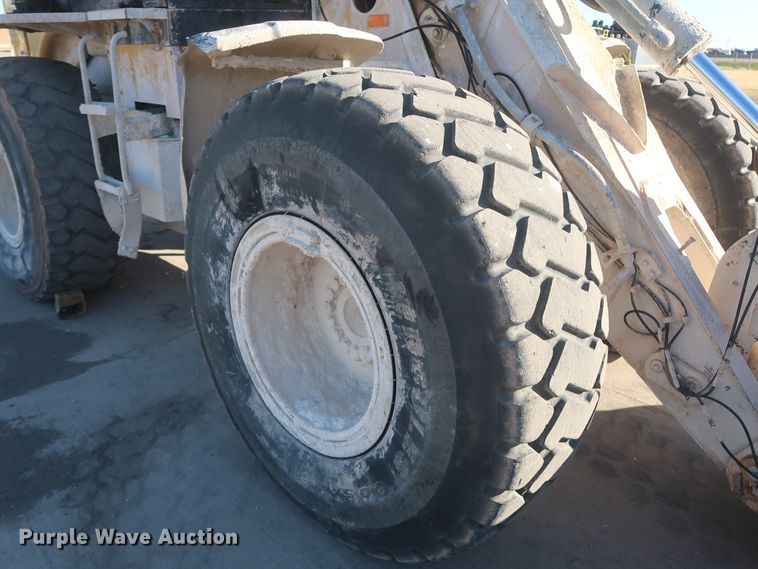 image for item DJ2255 2004 Caterpillar 924G  wheel loader
