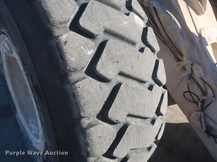 image for item DJ2255 2004 Caterpillar 924G  wheel loader