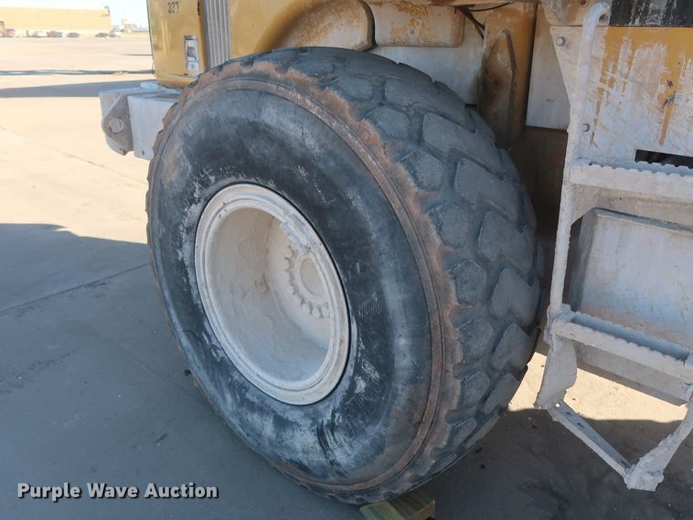 image for item DJ2255 2004 Caterpillar 924G  wheel loader