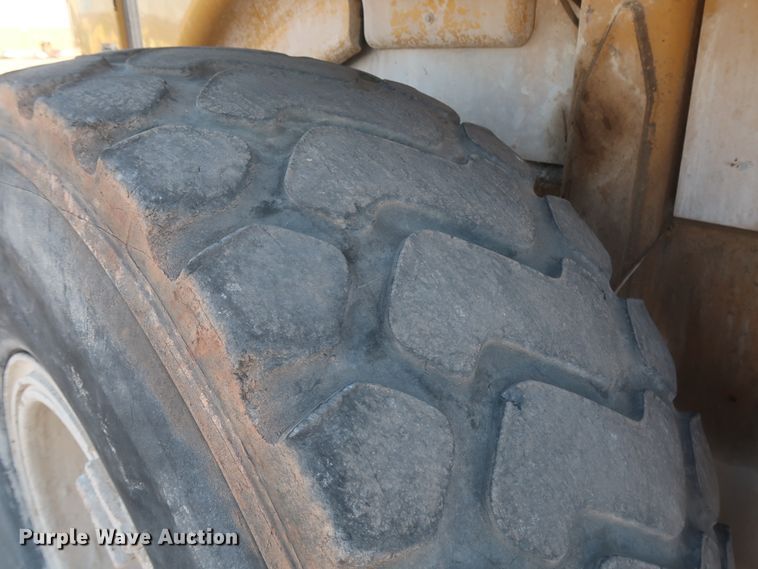 image for item DJ2255 2004 Caterpillar 924G  wheel loader