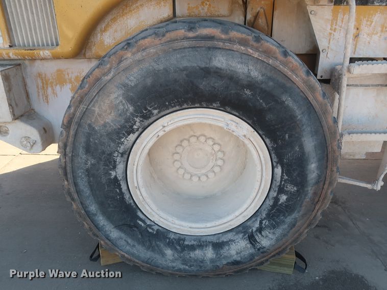 image for item DJ2255 2004 Caterpillar 924G  wheel loader
