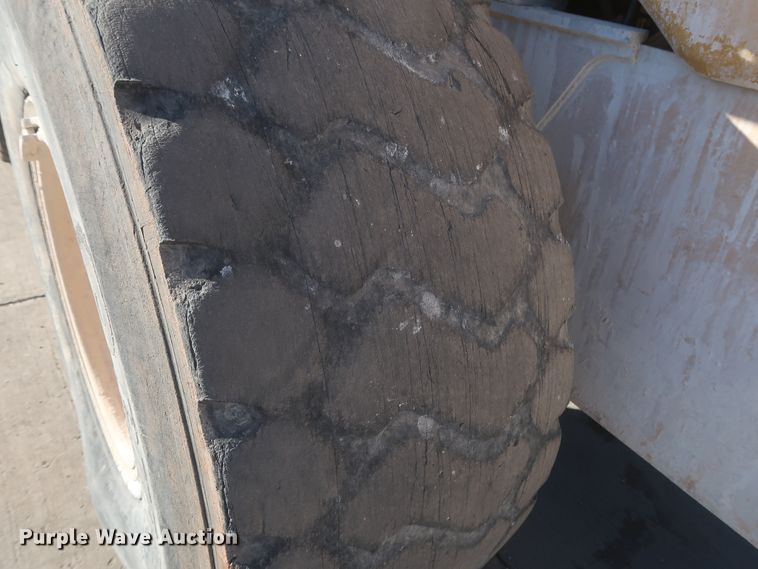 image for item DJ2255 2004 Caterpillar 924G  wheel loader