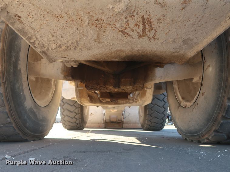 image for item DJ2255 2004 Caterpillar 924G  wheel loader