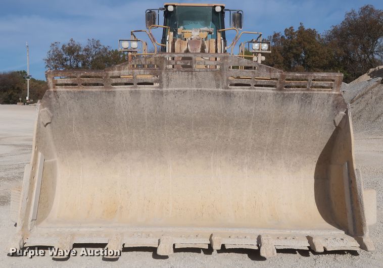 image for item DJ2256 2002 Caterpillar 988G  wheel loader