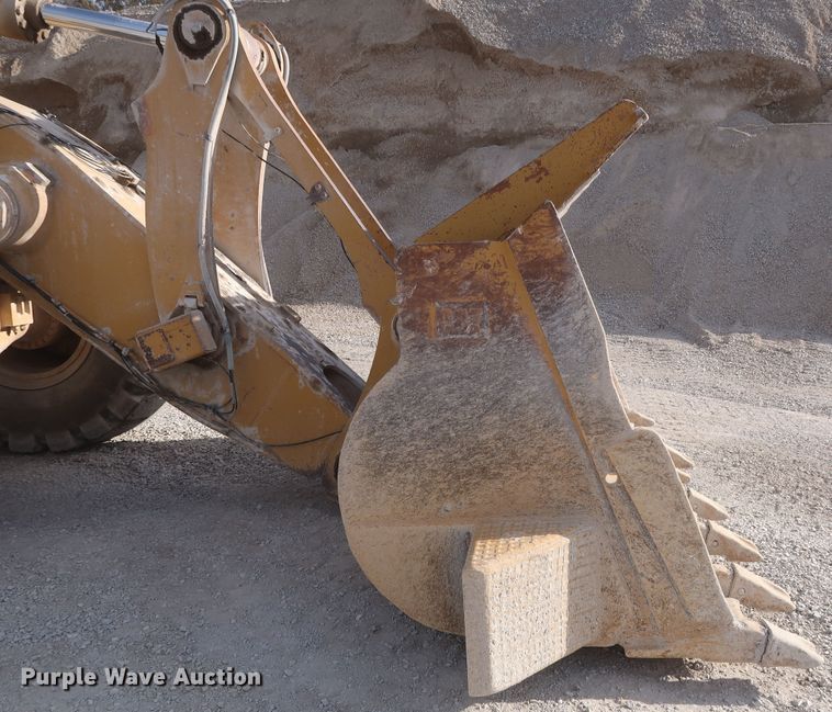 image for item DJ2256 2002 Caterpillar 988G  wheel loader