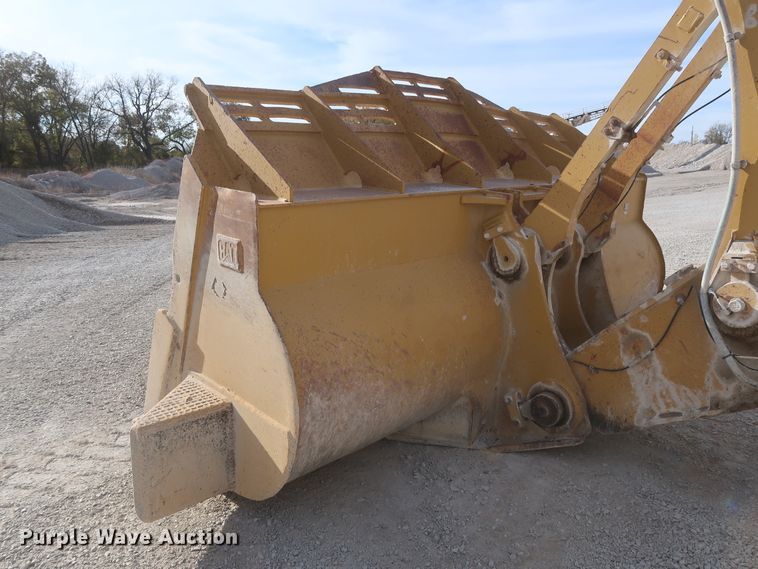 image for item DJ2256 2002 Caterpillar 988G  wheel loader