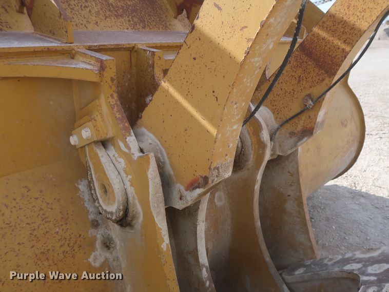 image for item DJ2256 2002 Caterpillar 988G  wheel loader