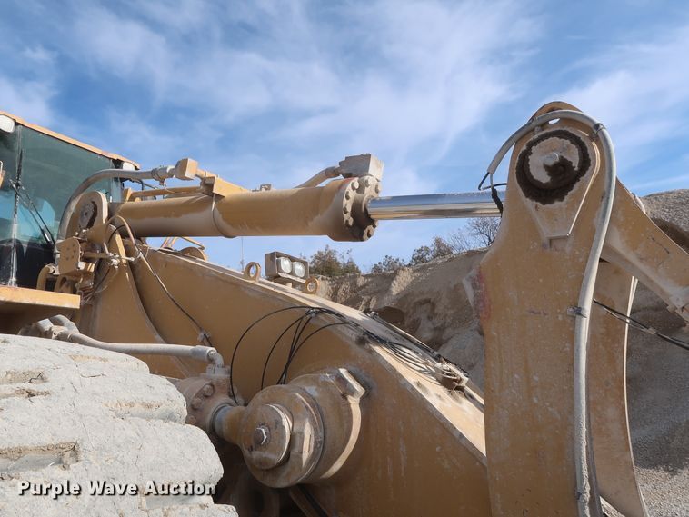 image for item DJ2256 2002 Caterpillar 988G  wheel loader