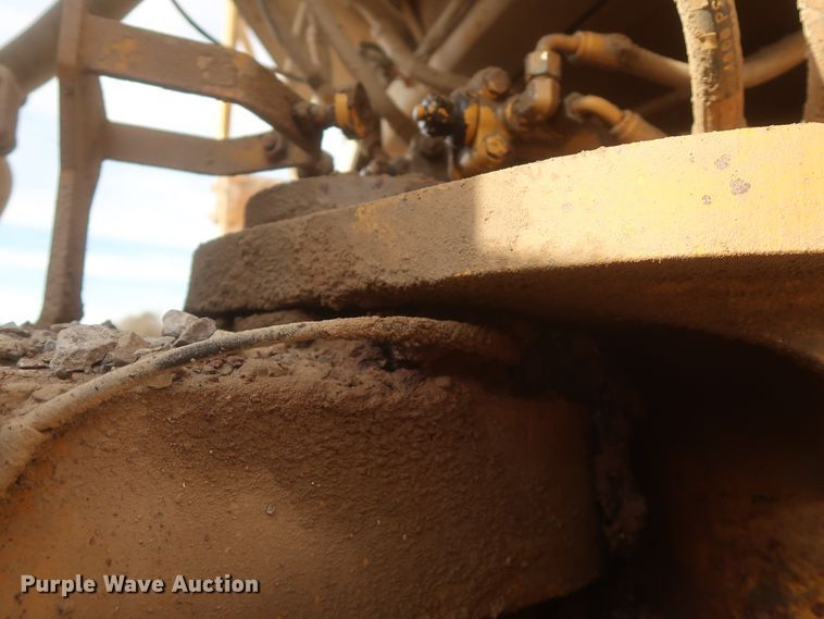 image for item DJ2256 2002 Caterpillar 988G  wheel loader