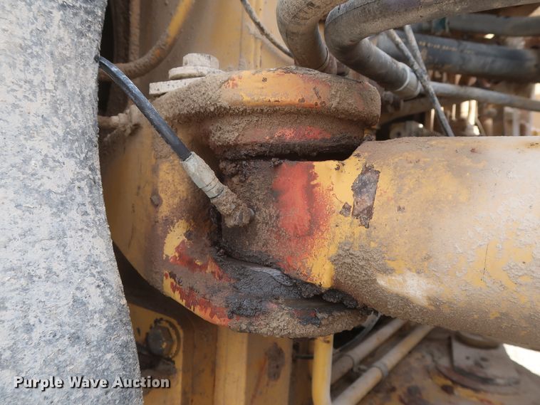 image for item DJ2256 2002 Caterpillar 988G  wheel loader