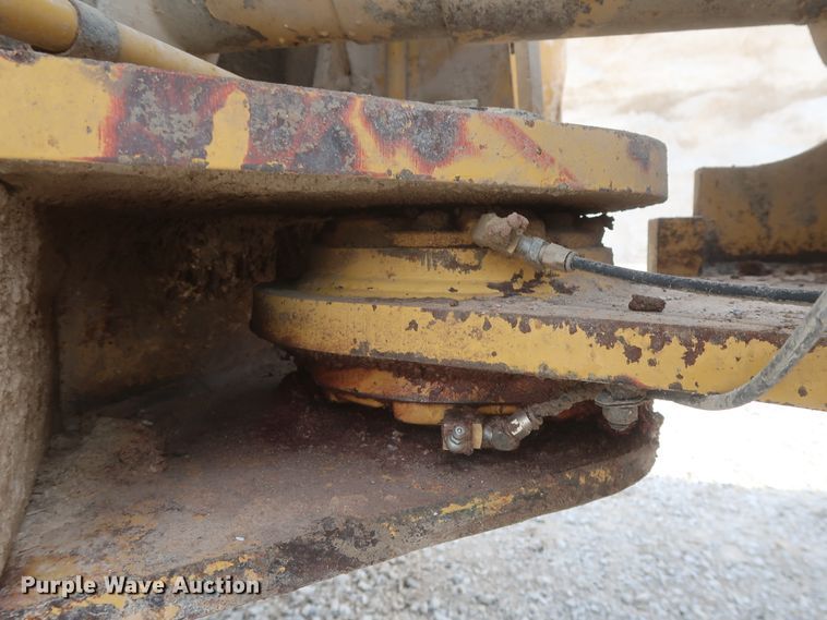 image for item DJ2256 2002 Caterpillar 988G  wheel loader