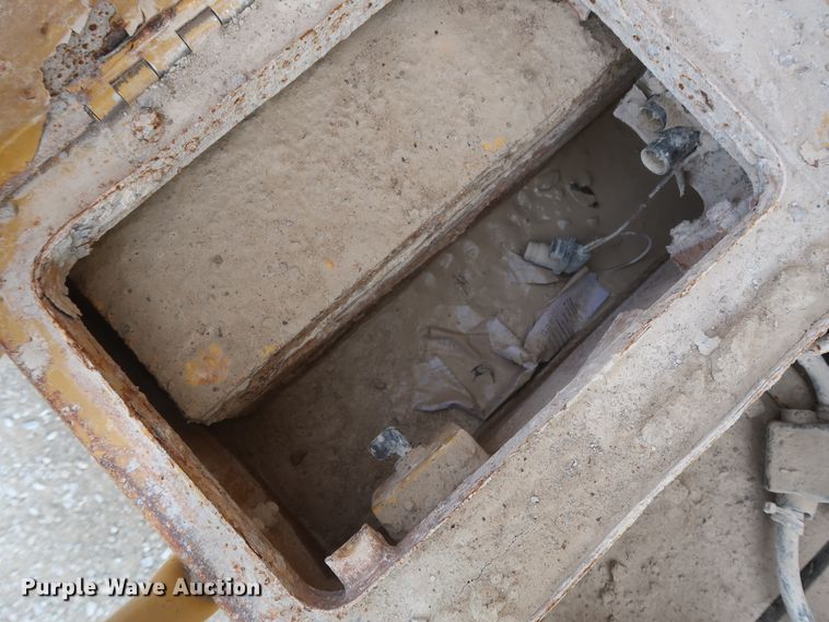 image for item DJ2256 2002 Caterpillar 988G  wheel loader