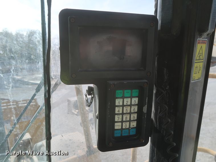 image for item DJ2256 2002 Caterpillar 988G  wheel loader