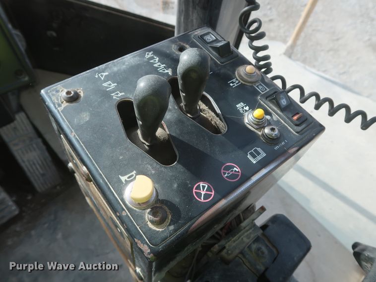 image for item DJ2256 2002 Caterpillar 988G  wheel loader