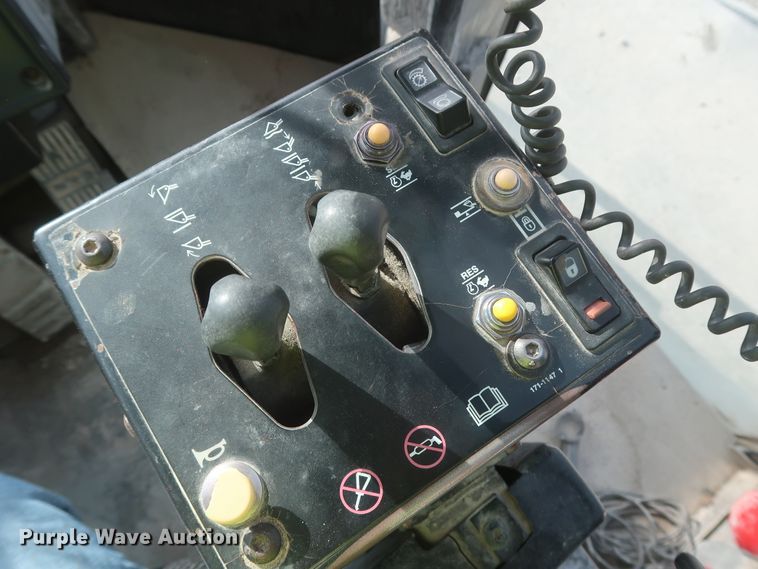 image for item DJ2256 2002 Caterpillar 988G  wheel loader