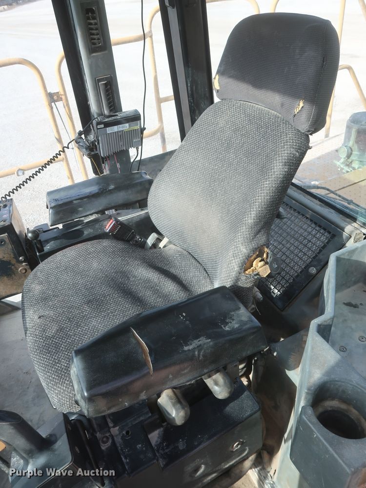 image for item DJ2256 2002 Caterpillar 988G  wheel loader