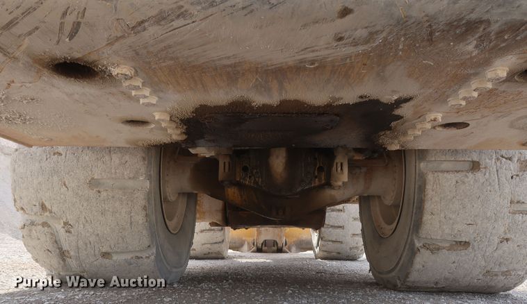 image for item DJ2256 2002 Caterpillar 988G  wheel loader